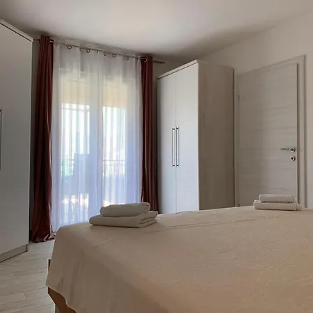 Apartment Salov Trogir Exterior photo